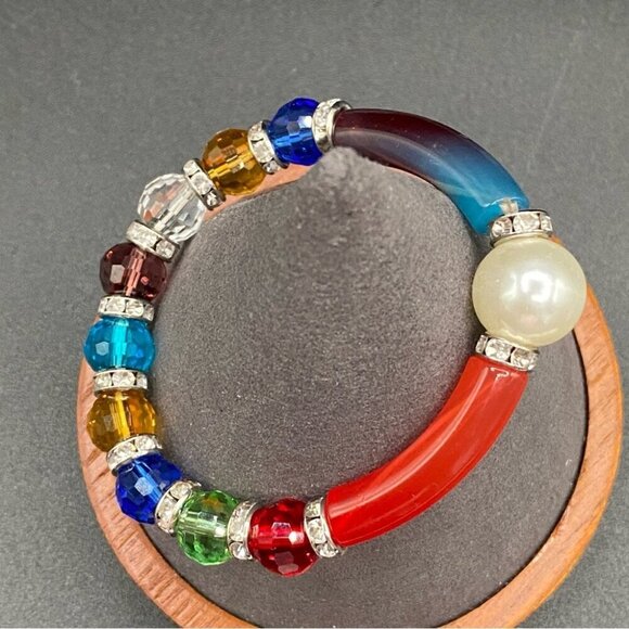 Vibrant Crystal Glass Beads and Ombre Lucite Stretch Bracelet - Picture 13 of 13